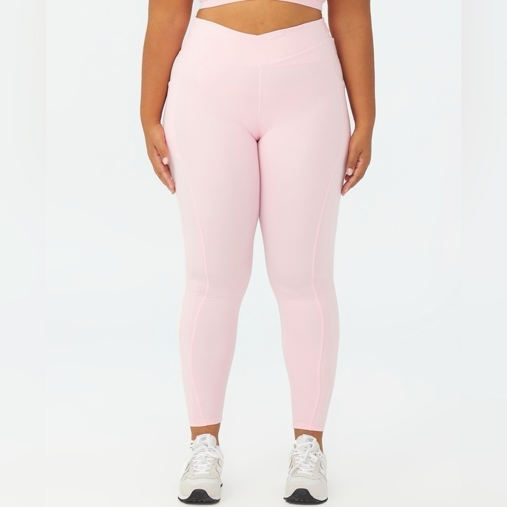 COTTON ON Trendy Plus Size Active
Ultra Soft Cross Over Full
Length Tight Pants